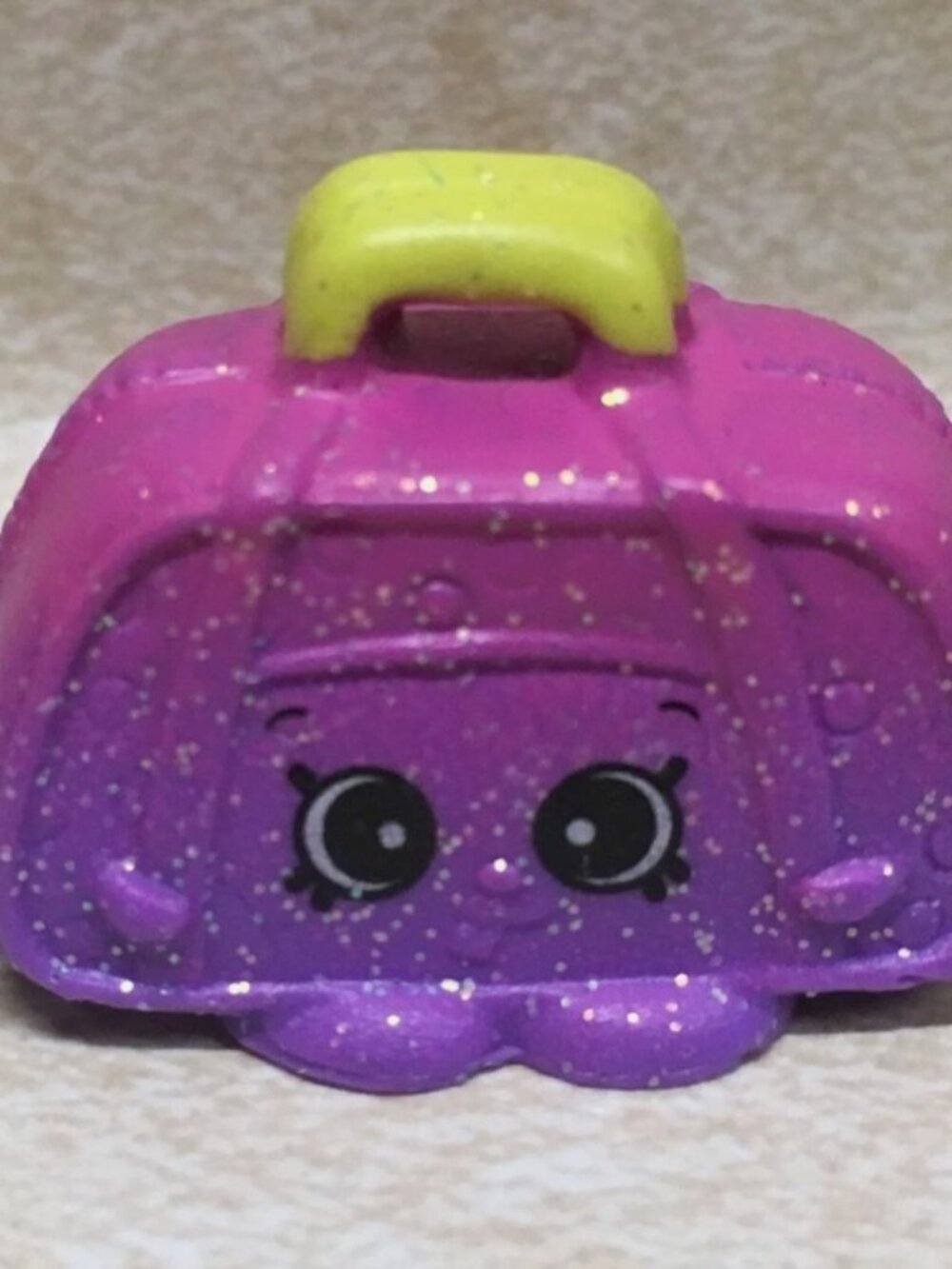 EXCLUSIVE Glamour Squad Olive Overnight Bag Shopkins